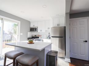 14a Earl Place, Amity Harbor NY 11701