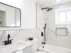 14a Earl Place, Amity Harbor NY 11701