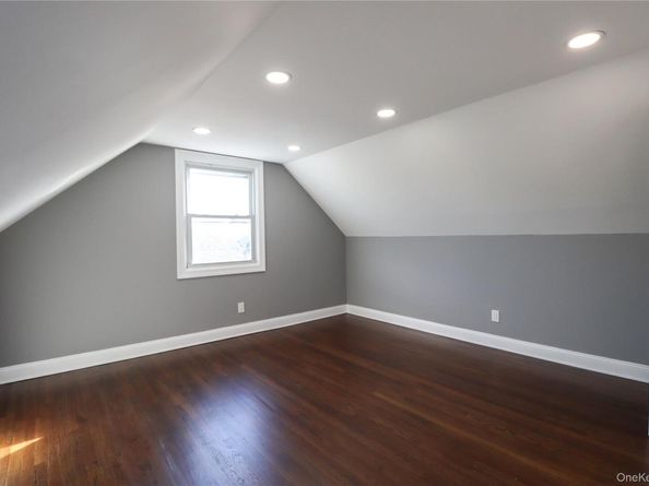 14a Earl Place, Amity Harbor NY 11701