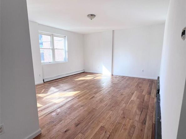 2037 Radcliff Avenue, Bronx NY 10462