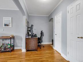 1 Town House Place Apt 2E, Great Neck NY 11021