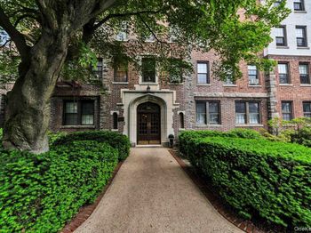 100 Parkway Road
