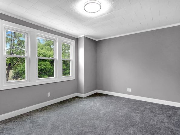 62-22 80th Road, Glendale NY 11385