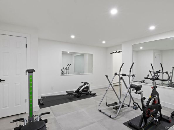 79 Brookhill Lane, Huntington NY 11743