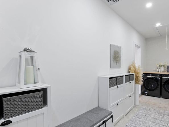 79 Brookhill Lane, Huntington NY 11743