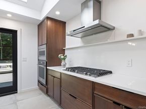 79 Brookhill Lane, Huntington NY 11743