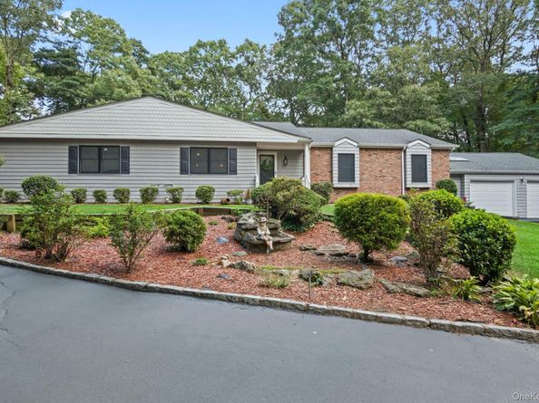79 Brookhill Lane, Huntington NY 11743