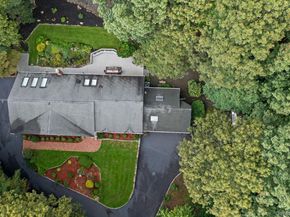 79 Brookhill Lane, Huntington NY 11743
