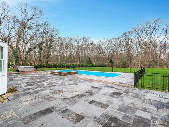 539 Split Rock Road, Syosset NY 11791