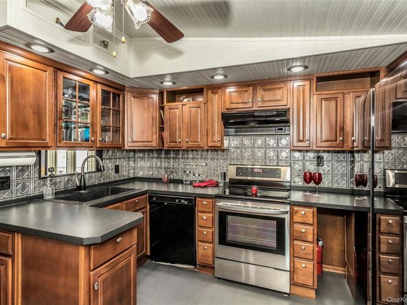 118 Noel Drive, Centereach NY 11720