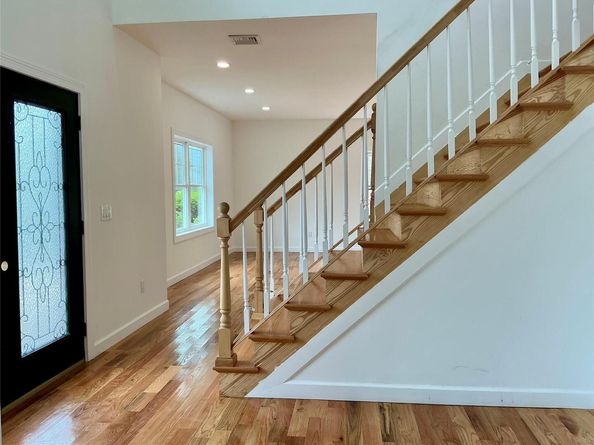 139 Miller Avenue SW, Amityville NY 11701