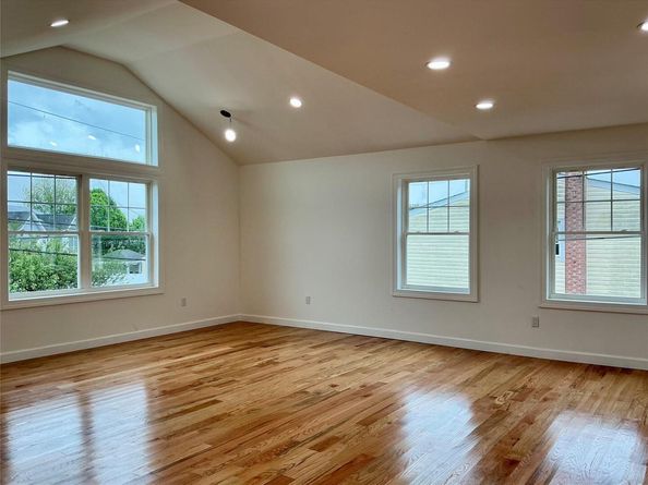 139 Miller Avenue SW, Amityville NY 11701
