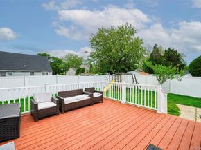 21 Westgate Road, Massapequa Park NY 11762