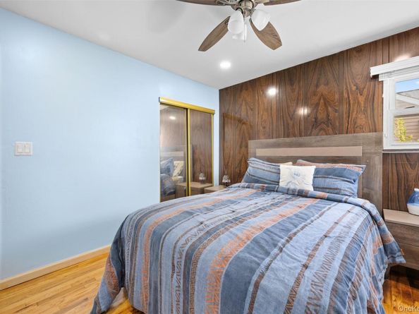 21 Westgate Road, Massapequa Park NY 11762