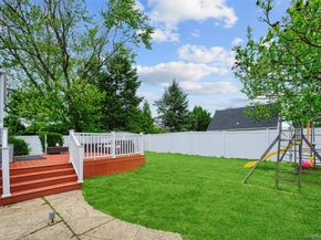 21 Westgate Road, Massapequa Park NY 11762
