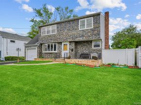 21 Westgate Road, Massapequa Park NY 11762