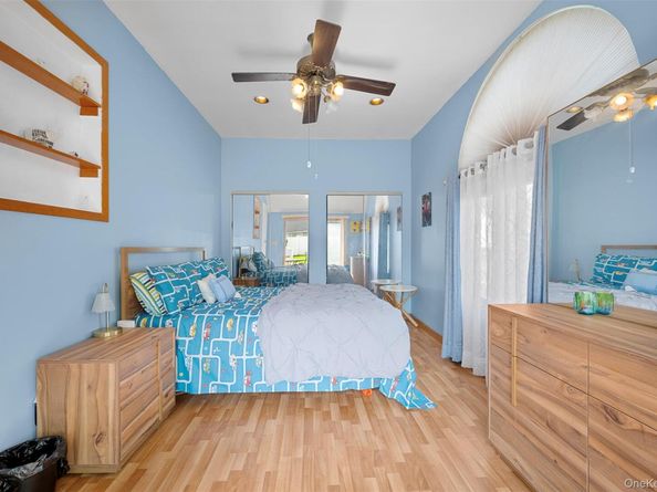 21 Westgate Road, Massapequa Park NY 11762