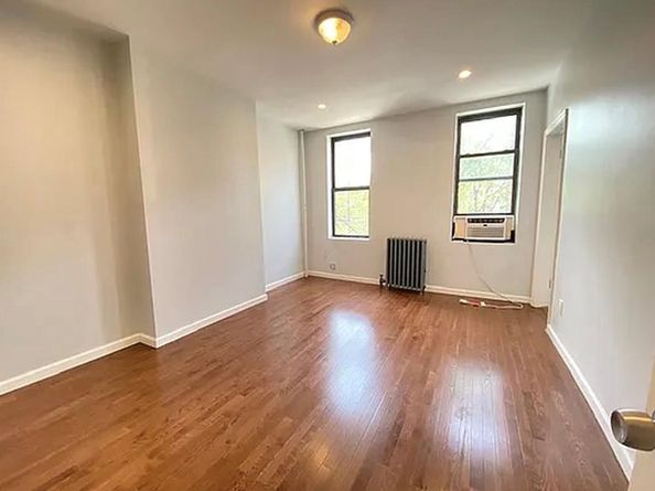 5840 Catalpa Avenue, Ridgewood NY 11385