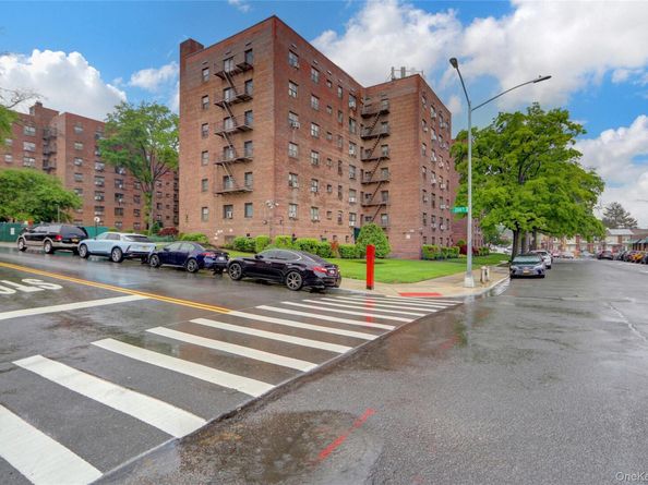 204-15 Foothill Avenue B53, Hollis NY 11423