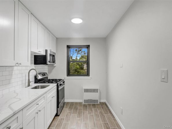 204-15 Foothill Avenue B53, Hollis NY 11423