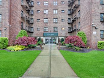 204-15 Foothill Avenue
