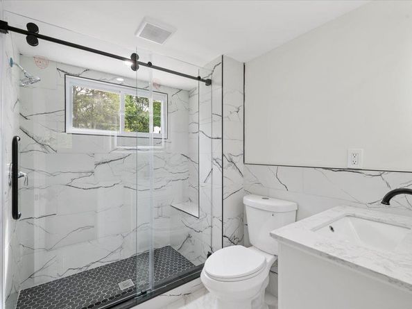 8 April Avenue, Dix Hills NY 11746