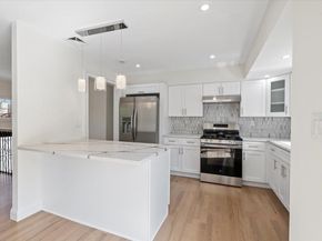 8 April Avenue, Dix Hills NY 11746