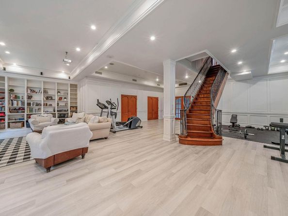 184-61 Radnor Road, Jamaica Estates NY 11432