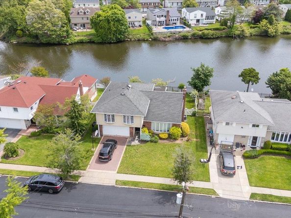 654 Derby Avenue, Woodmere NY 11598