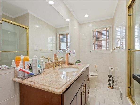 654 Derby Avenue, Woodmere NY 11598