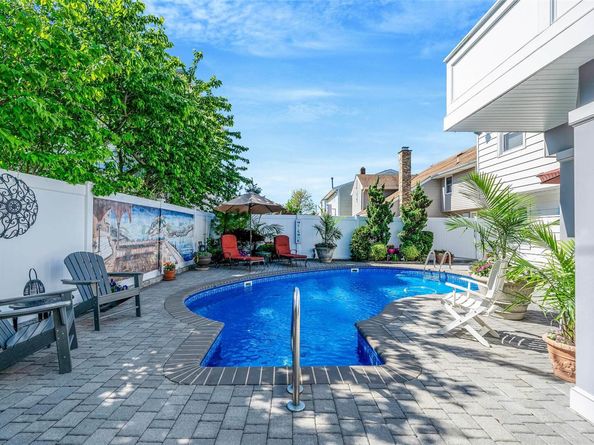 100 Mark Lane, Atlantic Beach NY 11509