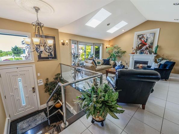 100 Mark Lane, Atlantic Beach NY 11509