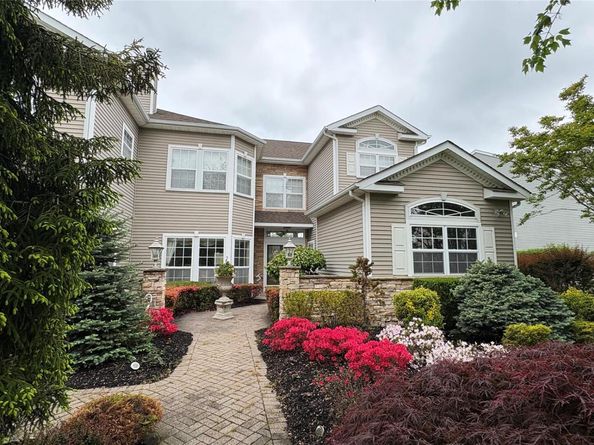 5 Hamlet Drive, Mount Sinai NY 11766