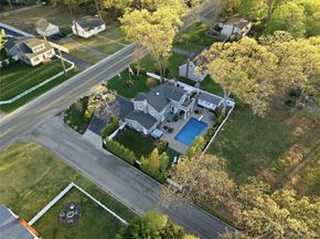 237 Woodlawn Avenue, Saint James NY 11780
