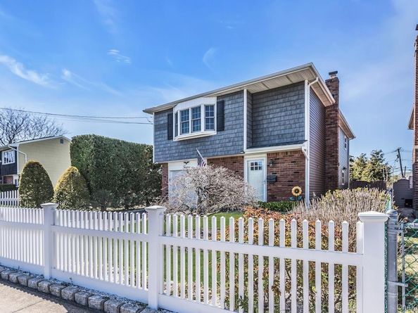 12 Spring Street, Lindenhurst NY 11757