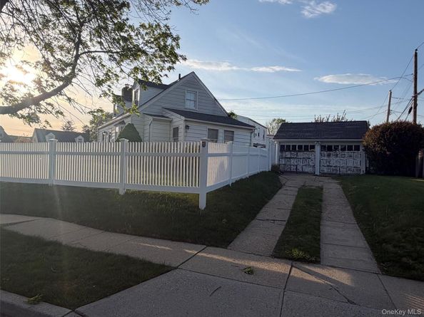 281 Anchor Way, Uniondale NY 11553