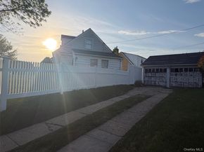 281 Anchor Way, Uniondale NY 11553