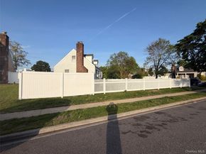 281 Anchor Way, Uniondale NY 11553