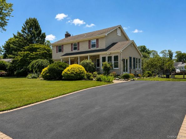 6 Roberts Lane, East Moriches NY 11940