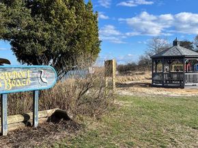 6 Roberts Lane, East Moriches NY 11940