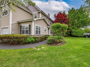 34 Paddington Circle, Smithtown NY 11787