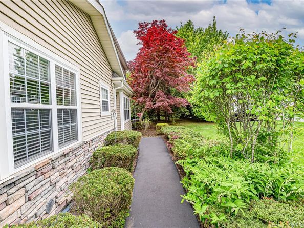 34 Paddington Circle, Smithtown NY 11787