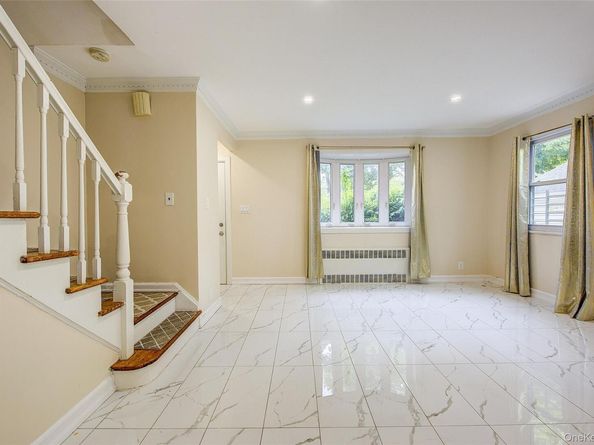 164-38 76th Road, Fresh Meadows NY 11366