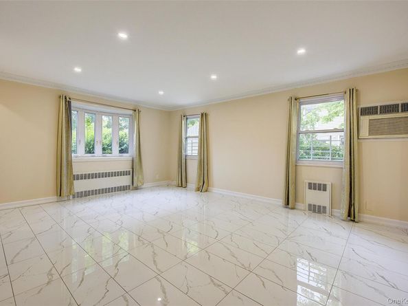 164-38 76th Road, Fresh Meadows NY 11366