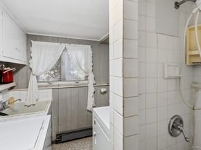 8 Pasadena Drive, Plainview NY 11803