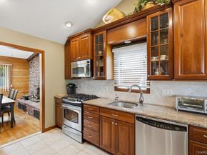 8 Pasadena Drive, Plainview NY 11803