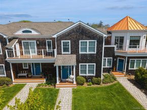 68 Foster Avenue 19, Hampton Bays NY 11946