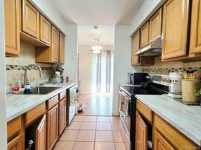 2E Ethan Allen Court, Ridge NY 11961