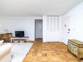 90 S Park Avenue B3, Rockville Centre NY 11570