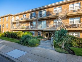 90 S Park Avenue B3, Rockville Centre NY 11570
